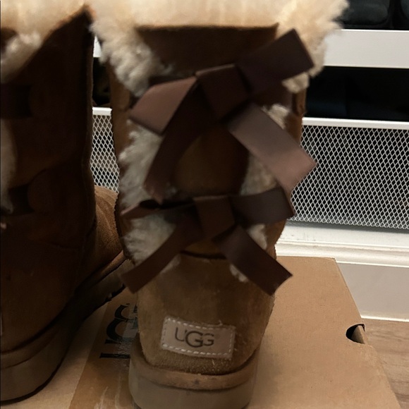 UGG Chestnut Bailey Bow Women’s 7 - Picture 9 of 12